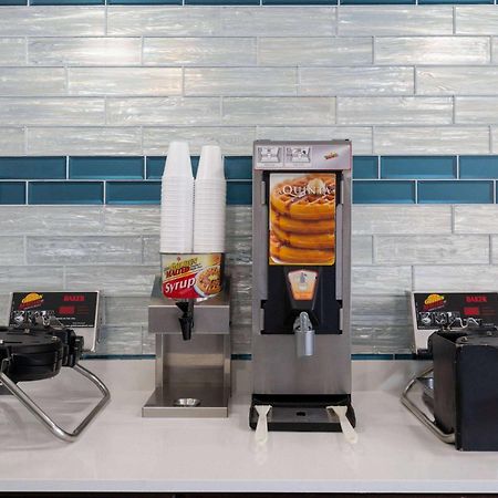 La Quinta Inn By Wyndham Indianapolis Airport Executive Dr Экстерьер фото