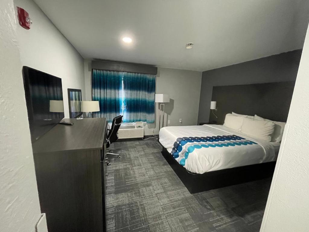 La Quinta Inn By Wyndham Indianapolis Airport Executive Dr Экстерьер фото
