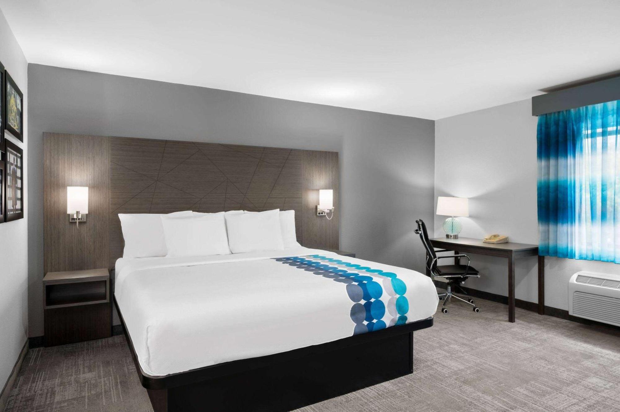 La Quinta Inn By Wyndham Indianapolis Airport Executive Dr Экстерьер фото