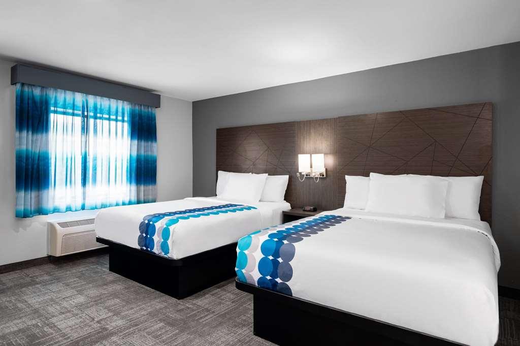 La Quinta Inn By Wyndham Indianapolis Airport Executive Dr Номер фото