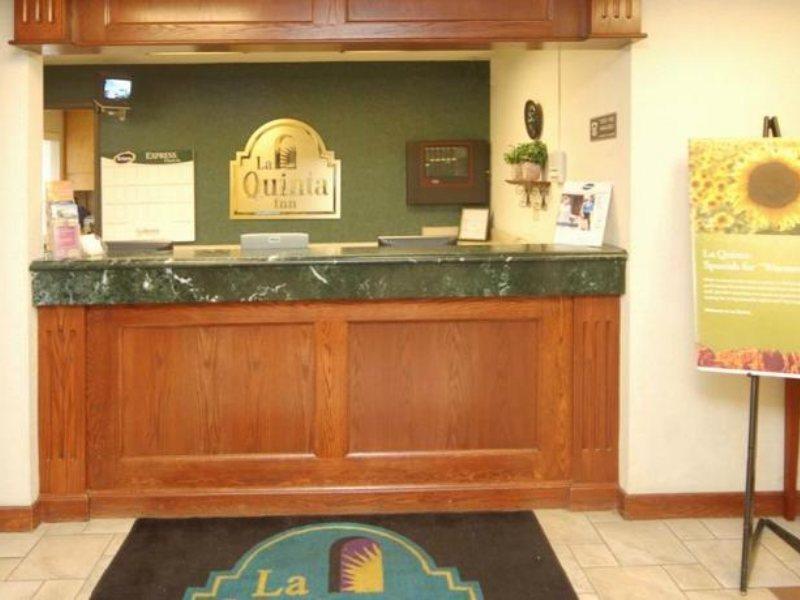 La Quinta Inn By Wyndham Indianapolis Airport Executive Dr Экстерьер фото