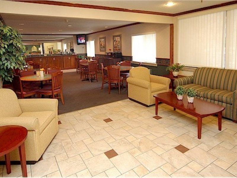 La Quinta Inn By Wyndham Indianapolis Airport Executive Dr Экстерьер фото