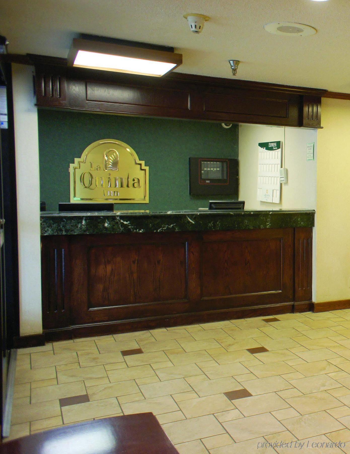 La Quinta Inn By Wyndham Indianapolis Airport Executive Dr Экстерьер фото