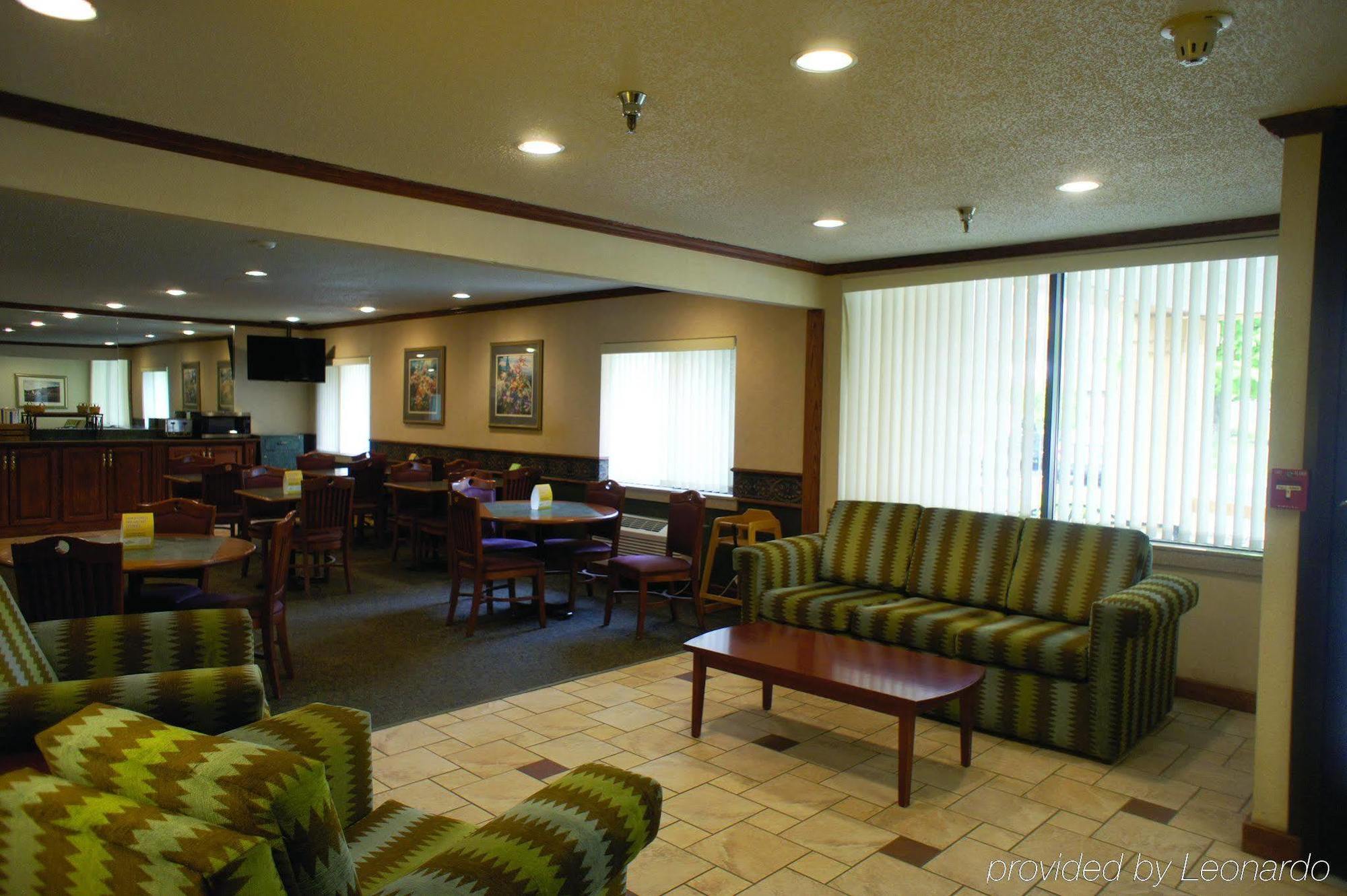 La Quinta Inn By Wyndham Indianapolis Airport Executive Dr Экстерьер фото